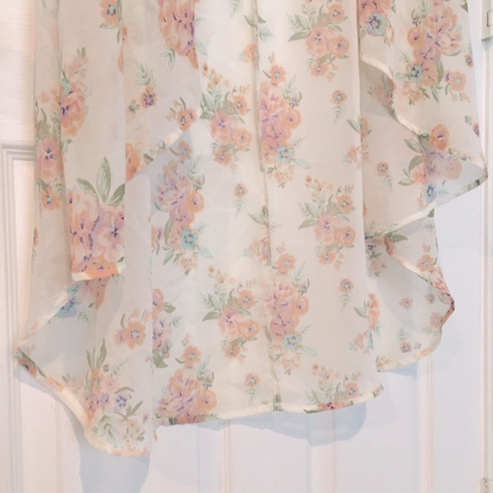 Mudd Floral Chiffron Kimono - Picture 5 of 9
